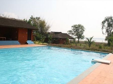 Red Earth Kabini Begur Luaran gambar